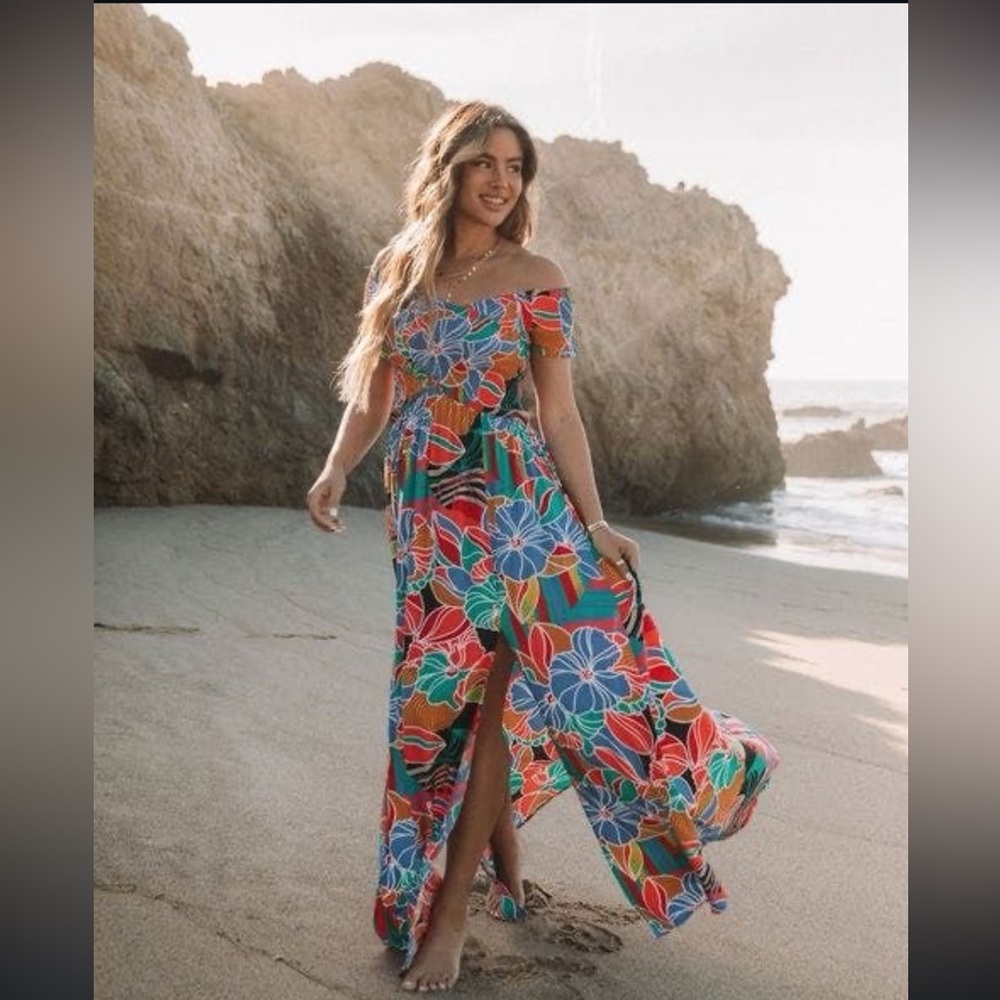 Aakaa off Shoulder Maxi Dress Medium